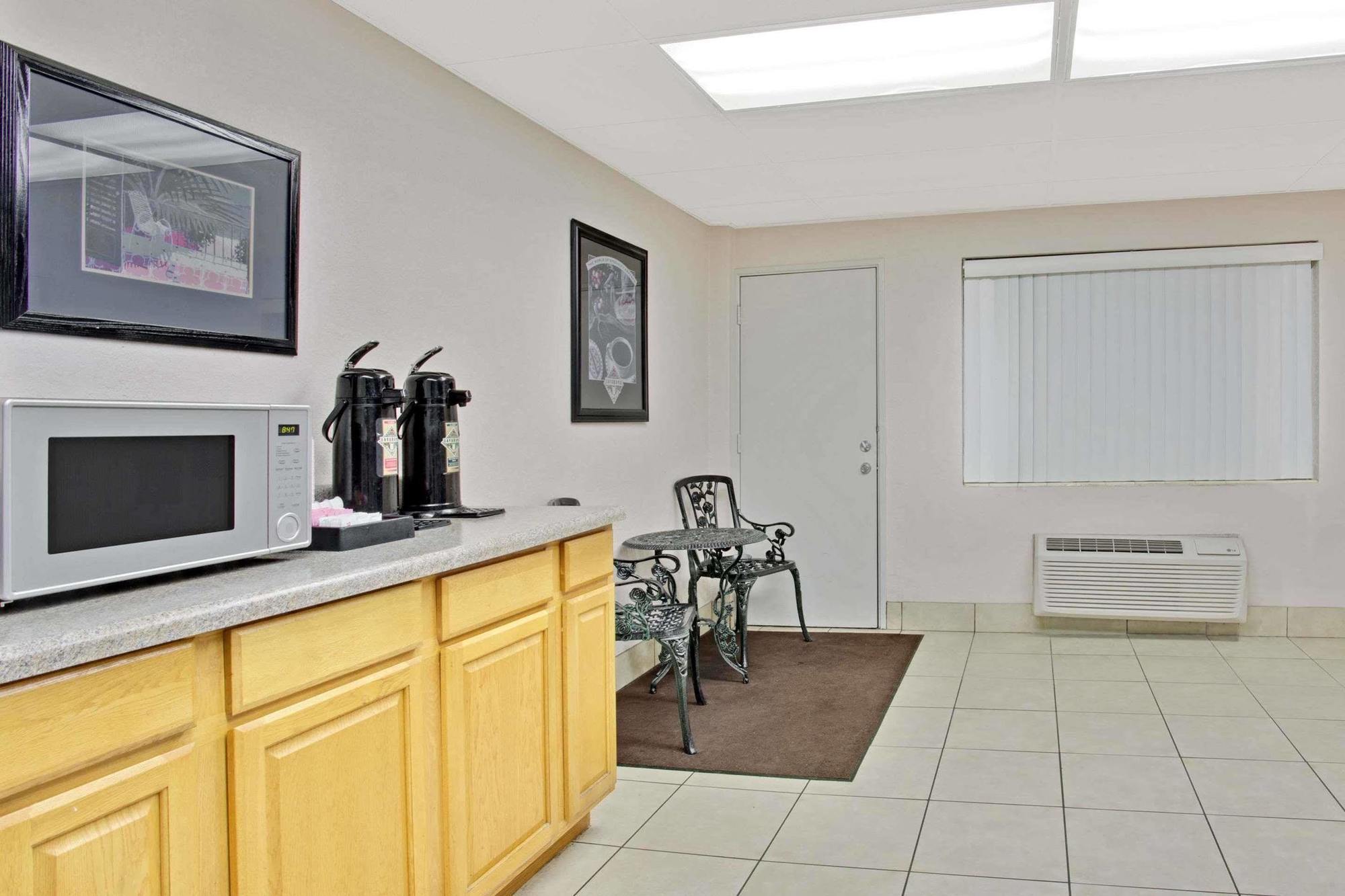 Travelodge By Wyndham Orlando Downtown Centroplex Eksteriør billede